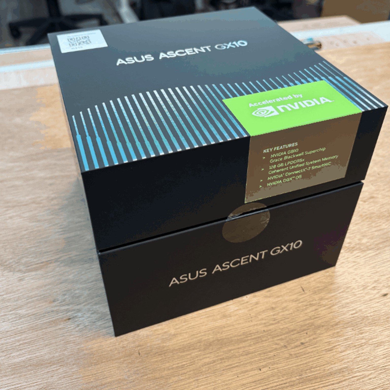 ASUS Ascent GX10 packaging